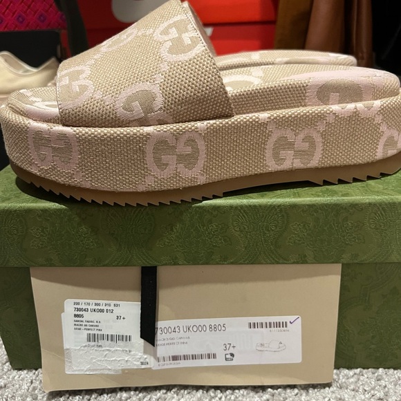 Gucci Women's Beige Slide Sandals - Picture 1 of 5